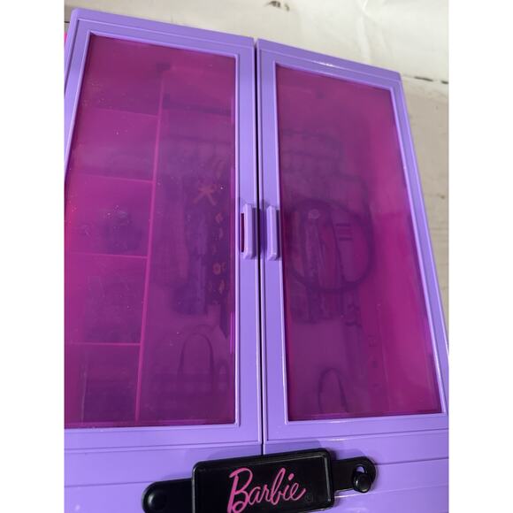 Mattel Barbie Pink Wardrobe Closet w/ Handle Hard Plastic Carrying Case - Picture 2 of 7
